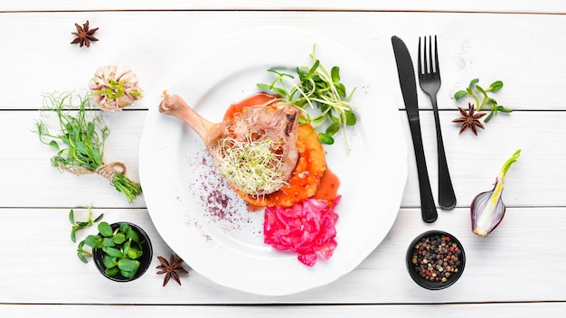 Kolacja domowa z kolorowymi składnikami